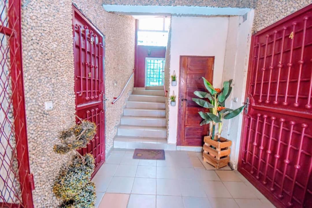Stone House - Makepe, Douala Aparthotel Exterior photo
