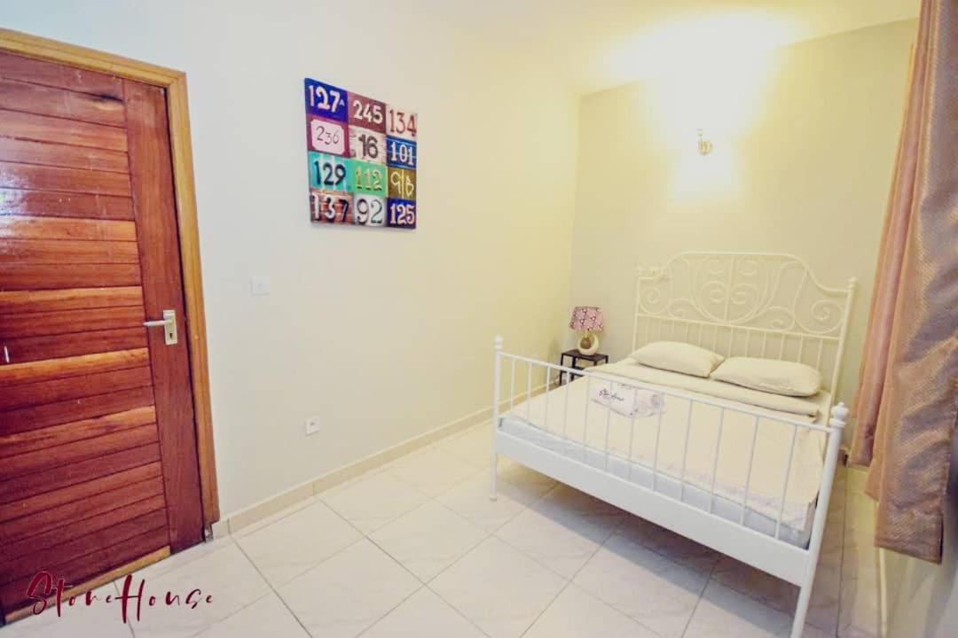 Stone House - Makepe, Douala Aparthotel Exterior photo